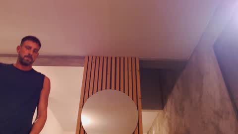 tinoclandestino online show from 10, 1, 2025