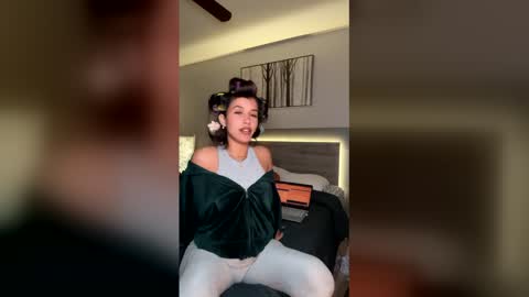 tiny_0899 online show from 18, 3, 2026