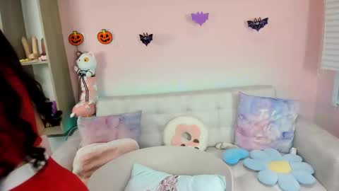 tiny_cora online show from 6, 10, 2025