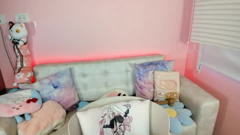tiny_cora online show from 16, 5, 2026