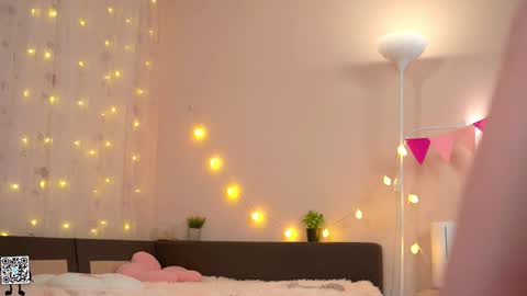 Lyssa     online show from 2, 12, 2024