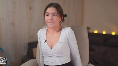 Lyssa     online show from 6, 2, 2025