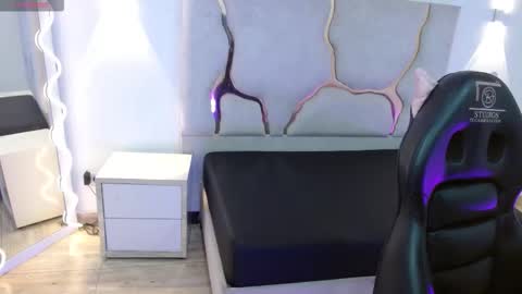 Snapshot of tiny_tay chatting on 3, 3, 2026 tiny_tay online show from 3, 3, 2026