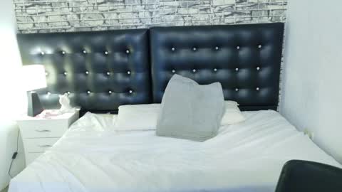 tiny_whore18 online show from 26, 3, 2026