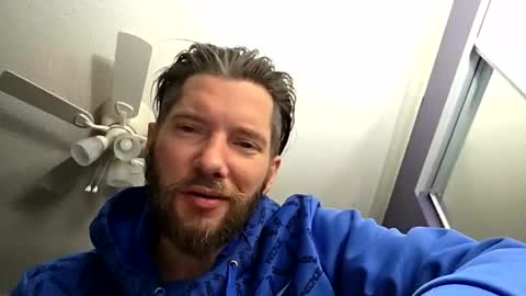 Snapshot of tinyguynicecock chatting on 18, 4, 2026 tinyguynicecock online show from 18, 4, 2026