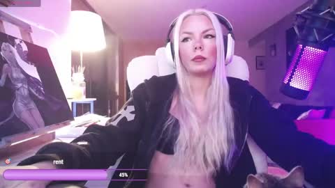 stage Kylie Sinner  brand CLITBAIT online show from 13, 4, 2026