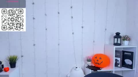 2 GMT Mo Tu We Th Fr 10am-4am online show from 30, 10, 2025