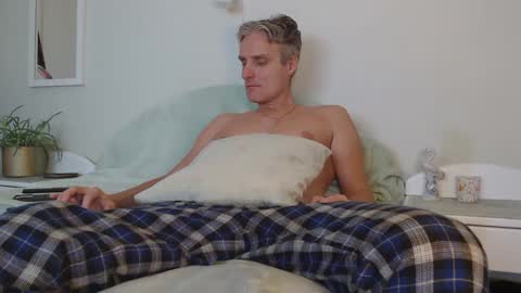 Daniel Bisexual uncut 20cm online show from 14, 12, 2024