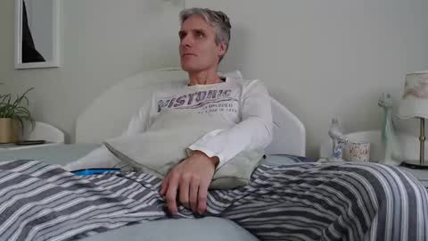 Daniel Bisexual uncut 20cm online show from 24, 12, 2024