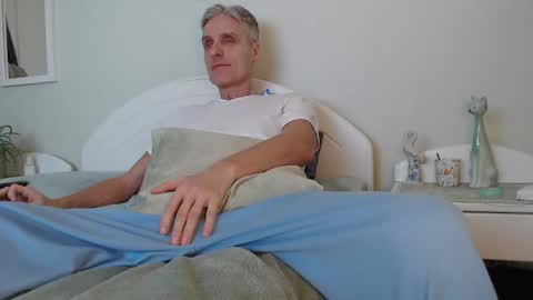 Daniel Bisexual uncut 20cm online show from 18, 1, 2025