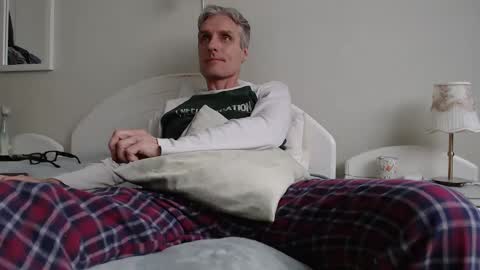 Daniel Bisexual uncut 20cm online show from 2, 3, 2025