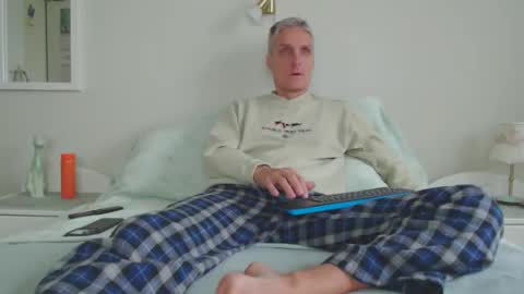 Daniel Bisexual uncut 20cm online show from 20, 9, 2025