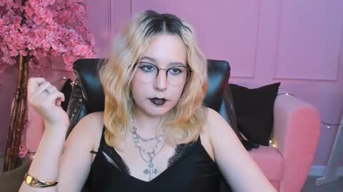 Tolli Moll online show from 11, 1, 2025