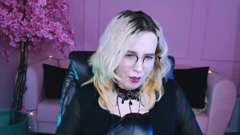 Tolli Moll online show from 14, 1, 2025