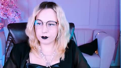 Tolli Moll online show from 22, 1, 2025