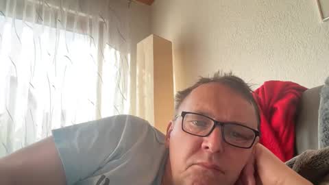 Snapshot of tom6644 chatting on 8, 3, 2025 Tom online show from 8, 3, 2025