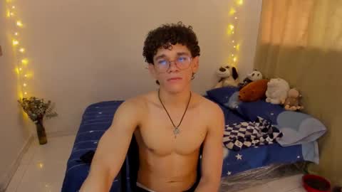 Tom Blue online show from 7, 11, 2025