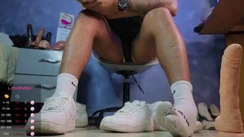 Snapshot of tom_brown12 chatting on 27, 2, 2026 Tom online show from 27, 2, 2026