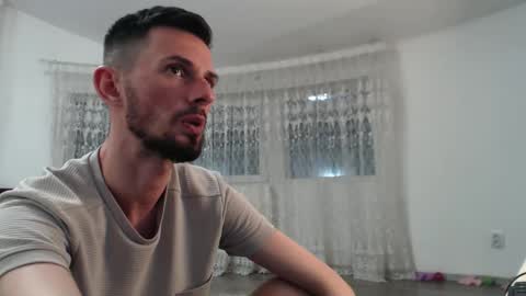tom_michaelx online show from 2, 10, 2025