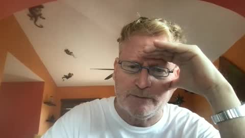 Hola online show from 3, 12, 2025