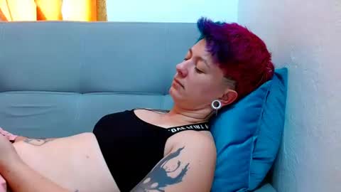 Snapshot of tomboyblue chatting on 30, 6, 2026 Blue online show from 30, 6, 2026