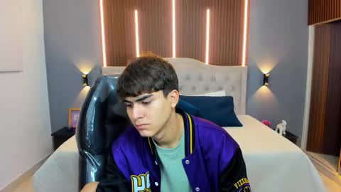 Tommy  online show from 18, 11, 2025