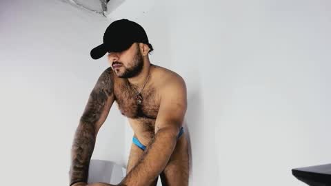 Snapshot of tommy_sccott chatting on 25, 10, 2025 tommy_sccott online show from 25, 10, 2025