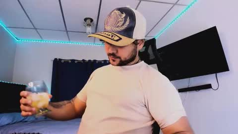 Snapshot of tommy_sccott chatting on 16, 12, 2025 tommy_sccott online show from 16, 12, 2025