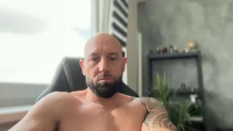 Snapshot of tommyx01 chatting on 12, 7, 2026 Thomas Fit online show from 12, 7, 2026