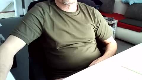 Snapshot of tomtom02029 chatting on 17, 2, 2025 Tom online show from 17, 2, 2025