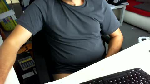 Snapshot of tomtom02029 chatting on 13, 10, 2025 Tom online show from 13, 10, 2025