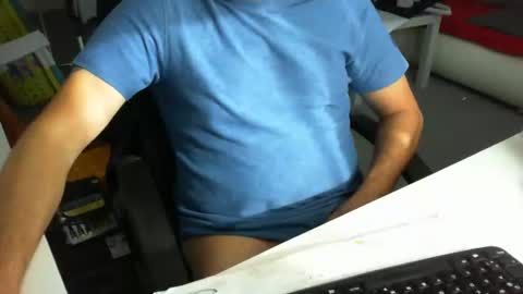 Snapshot of tomtom02029 chatting on 15, 10, 2025 Tom online show from 15, 10, 2025