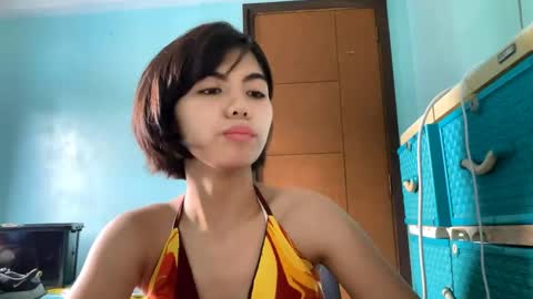Snapshot of toniebirley chatting on 27, 5, 2026 Mila online show from 27, 5, 2026