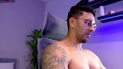 Snapshot of tony_muscle1 chatting on 26, 6, 2026 tony muscle1 online show from 26, 6, 2026