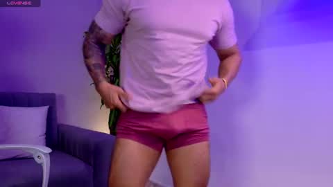 Snapshot of tony_muscle1 chatting on 2, 7, 2026 tony muscle1 online show from 2, 7, 2026