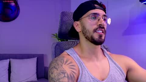Snapshot of tony_muscle1 chatting on 16, 7, 2026 tony muscle1 online show from 16, 7, 2026