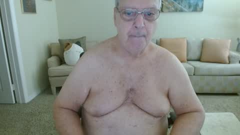 Snapshot of tonysview12000 chatting on 29, 9, 2025 tonysview12000 online show from 29, 9, 2025