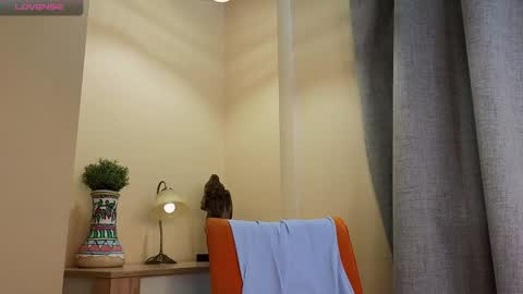 Hey hey Im Megan Pvt open. Im very glad to see you here online show from 8, 2, 2025