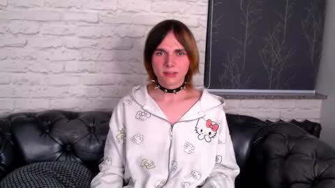 Snapshot of too_silly_ chatting on 17, 5, 2026 too_silly_ online show from 17, 5, 2026