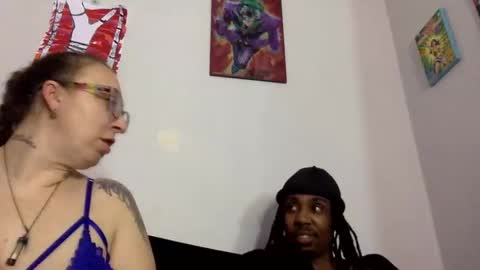 Snapshot of toochillcouple420 chatting on 7, 12, 2024 toochillcouple420 online show from 7, 12, 2024