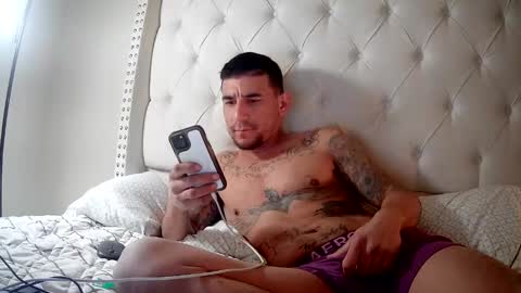 Snapshot of toomuchsmoke chatting on 6, 11, 2025 toomuchsmoke online show from 6, 11, 2025