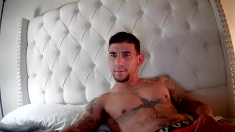 Snapshot of toomuchsmoke chatting on 8, 11, 2025 toomuchsmoke online show from 8, 11, 2025