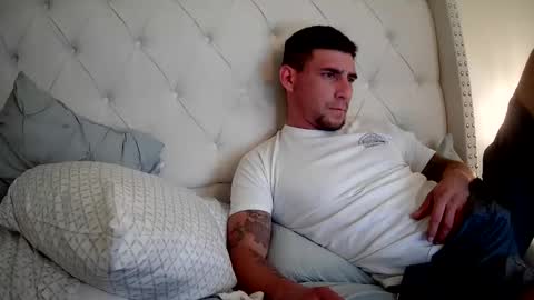 Snapshot of toomuchsmoke chatting on 17, 11, 2025 toomuchsmoke online show from 17, 11, 2025