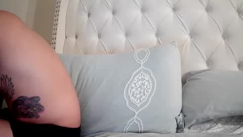 Snapshot of toomuchsmoke chatting on 26, 11, 2025 toomuchsmoke online show from 26, 11, 2025