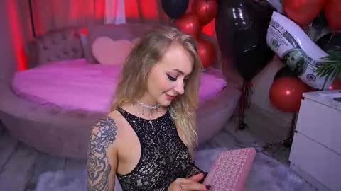 Snapshot of top_grace chatting on 12, 9, 2025 top_grace online show from 12, 9, 2025