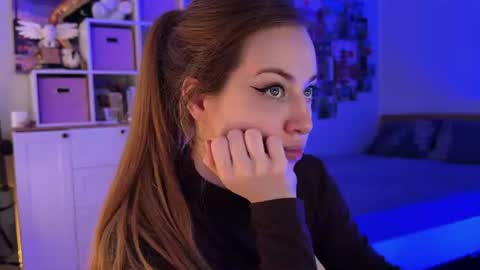 Lina  Next stream January 4  11am UTC 0 online show from 17, 7, 2026