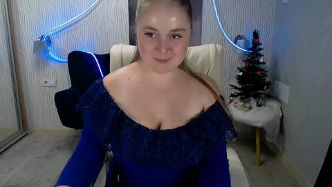 tori_blond online show from 2, 12, 2024