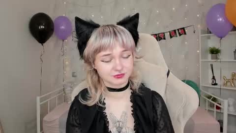 Snapshot of tori_cutie chatting on 23, 10, 2025 Tori online show from 23, 10, 2025