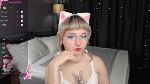 Snapshot of tori_cutie chatting on 30, 11, 2025 Tori online show from 30, 11, 2025