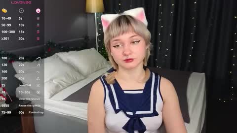 Snapshot of tori_cutie chatting on 4, 12, 2025 Tori online show from 4, 12, 2025